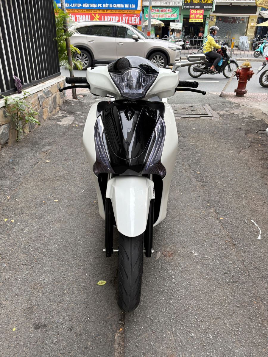 HONDA SH 125i – 2016 – ĐẲNG CẤP, ÊM ÁI VÀ THOẢI MÁI KHI DI CHUYỂN BS 93M1-20028
