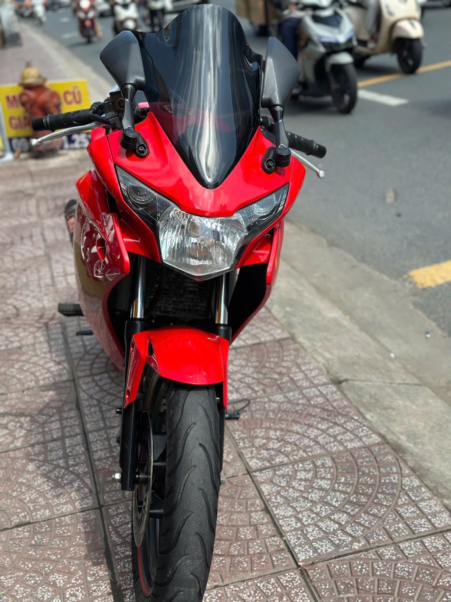HONDA CBR 150CC 2012 BS 59U1-41914