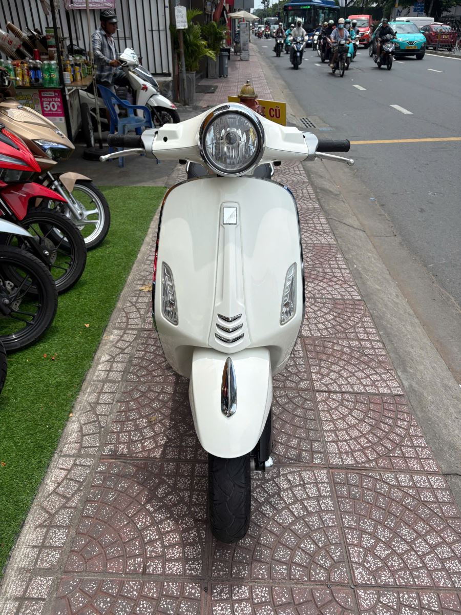 PIAGGIO VESPA PRIMAVERA 125CC ĐỜI 2015 BS 29D1-83318 – XE DÁNG SANG THỜI TRANG, MÁY ÊM GIÁ TỐT